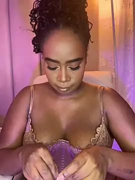 Snapshot of Britanymooree chatting on March 2026 10:02:01 PM Britanymooree online show from March 2026 10:02:01 PM