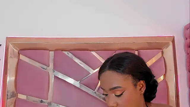 Britanymooree online show from May 2026 10:16:02 PM