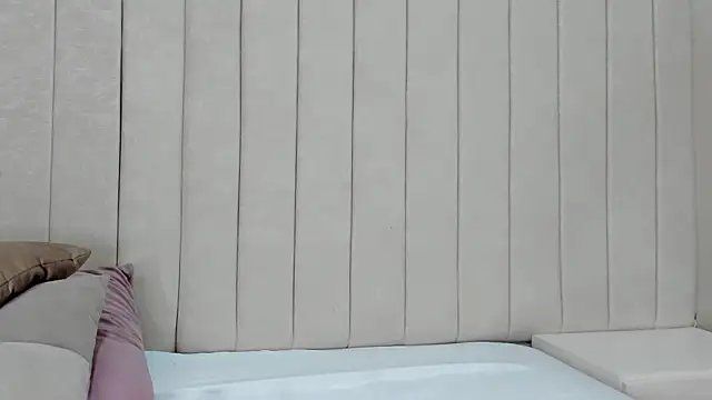 Littleolivia  online show from March 2025 01:06:02 PM