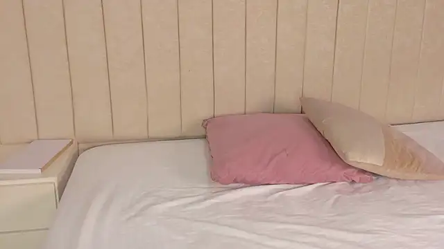 Littleolivia  online show from March 2025 01:31:02 PM