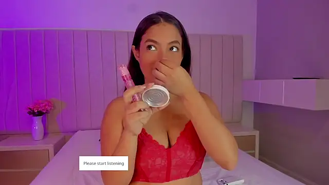 Littleolivia  online show from February 2026 01:55:01 PM