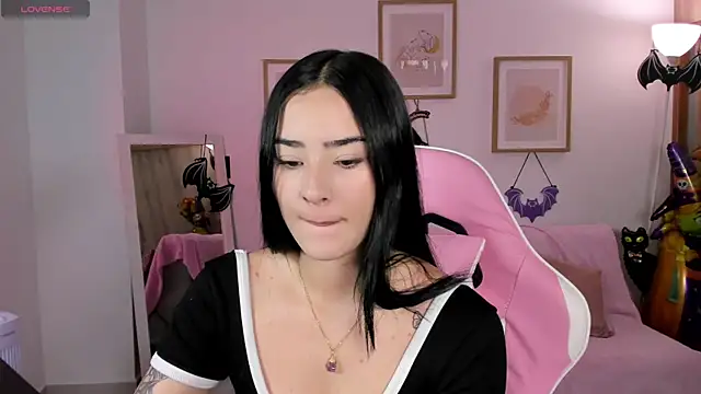 Veronica isaza   online show from October 2025 12:47:01 PM