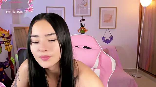 Veronica isaza   online show from October 2025 01:45:02 PM