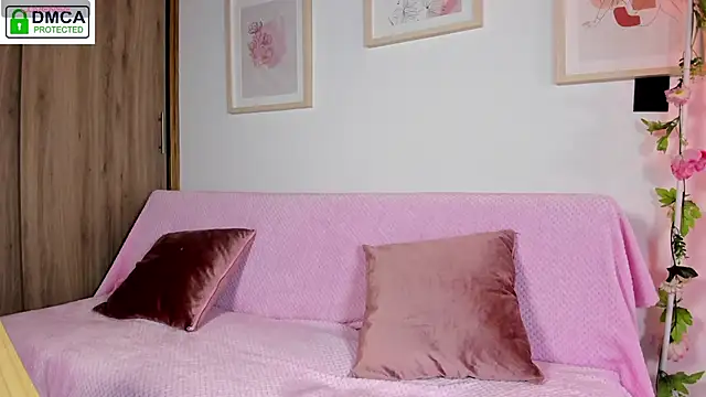 Snapshot of Veronica_isaza__ chatting on May 2026 01:33:02 AM Veronica isaza online show from May 2026 01:33:02 AM