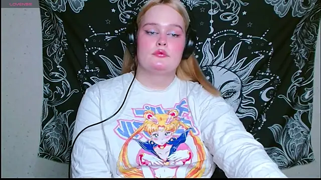 Snapshot of rozzhaos8 chatting on February 2026 06:59:02 PM rozzhaos8 online show from February 2026 06:59:02 PM