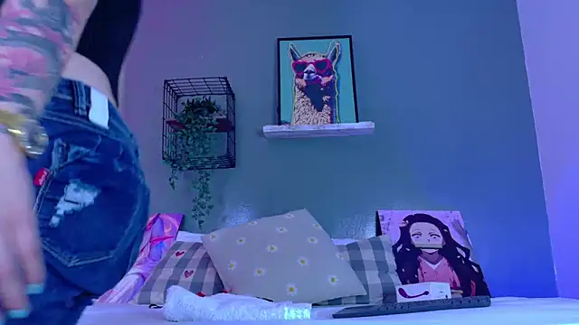 Snapshot of AmbarHills_1 chatting on December 2025 11:37:02 AM AmbarHills 1 online show from December 2025 11:37:02 AM