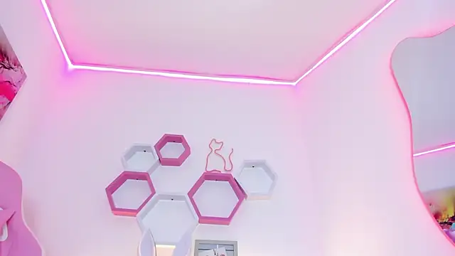  Ameliie online show from March 2025 02:45:01 PM