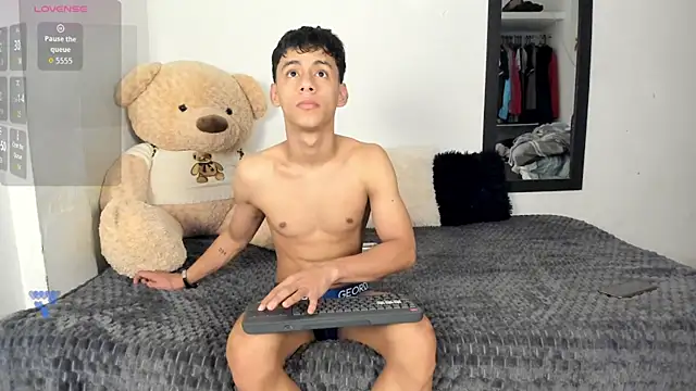 Snapshot of LittleParker chatting on September 2025 12:38:02 PM LittleParker online show from September 2025 12:38:02 PM