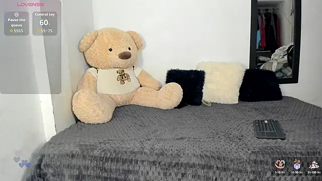 Snapshot of LittleParker chatting on September 2025 12:42:02 PM LittleParker online show from September 2025 12:42:02 PM