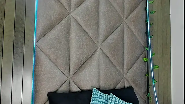 Snapshot of AbbyWathson chatting on October 2025 07:36:02 PM AbbyWathson online show from October 2025 07:36:02 PM