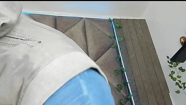 Snapshot of AbbyWathson chatting on November 2025 07:45:02 PM AbbyWathson online show from November 2025 07:45:02 PM