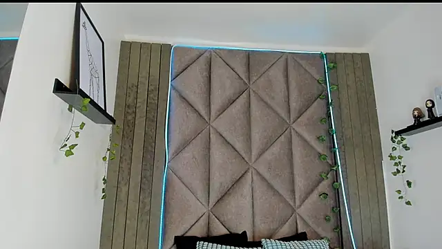 Snapshot of AbbyWathson chatting on November 2025 11:52:02 AM AbbyWathson online show from November 2025 11:52:02 AM