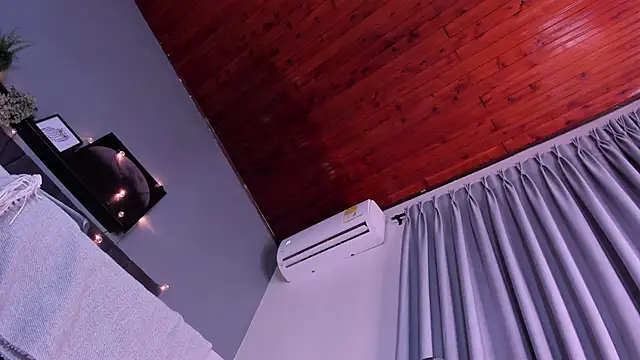 Snapshot of AbbyWathson chatting on November 2025 08:20:02 PM AbbyWathson online show from November 2025 08:20:02 PM