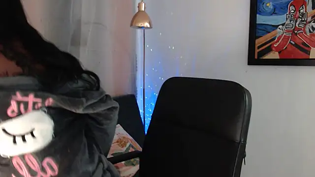 Snapshot of Suzanne_abbey chatting on February 2026 11:33:02 PM Suzanne abbey online show from February 2026 11:33:02 PM