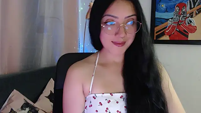 Snapshot of Suzanne_abbey chatting on June 2026 11:26:01 PM Suzanne abbey online show from June 2026 11:26:01 PM