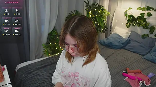 Coconut Mia online show from April 2026 02:53:01 AM