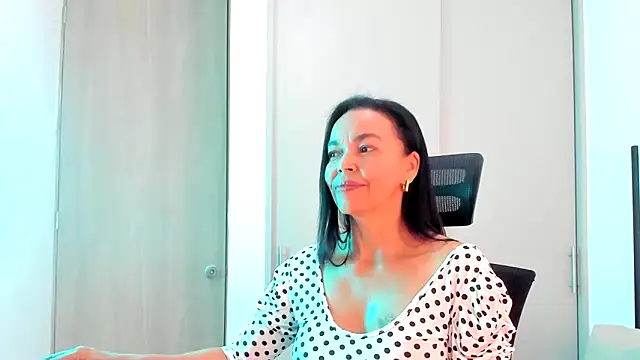 Evawalker  online show from September 2025 04:23:02 PM