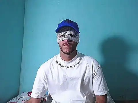 Snapshot of dirty_boy_horny chatting on December 2025 06:11:01 AM dirty boy horny online show from December 2025 06:11:01 AM