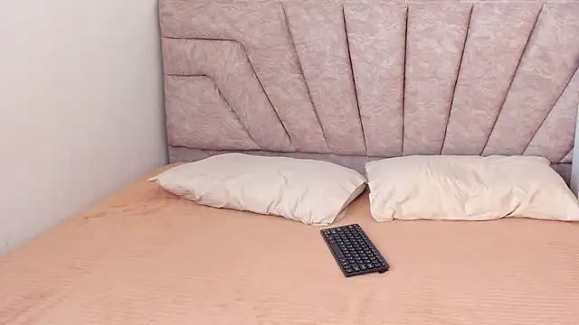 SavannahWildee online show from March 2026 01:26:01 PM