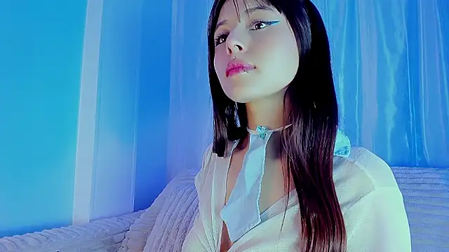 Snapshot of EmilyWithe chatting on March 2026 11:06:01 PM EmilyWithe online show from March 2026 11:06:01 PM