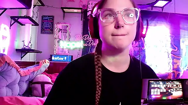 Snapshot of mirannacult chatting on February 2025 06:08:02 PM mirannacult online show from February 2025 06:08:02 PM