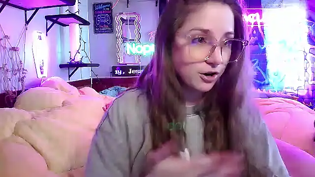 Snapshot of mirannacult chatting on February 2025 04:57:01 PM mirannacult online show from February 2025 04:57:01 PM