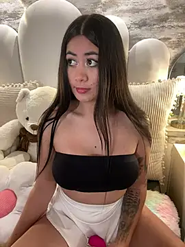 Snapshot of _MadiLee_ chatting on March 2025 08:42:01 PM MadiLee online show from March 2025 08:42:01 PM