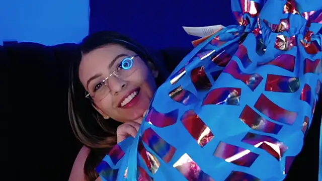 Snapshot of AspenRuss chatting on February 2026 08:18:01 PM AspenRuss online show from February 2026 08:18:01 PM