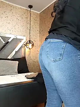 Michelle Brito1 online show from February 2025 10:55:01 AM