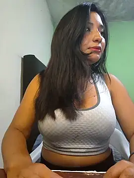 yuliparis online show from December 2024 11:56:01 PM