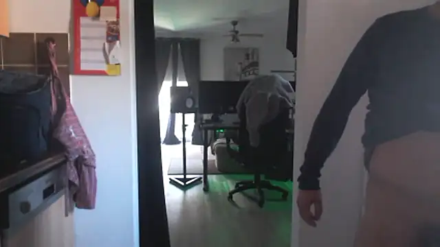 Nomi1612 online show from April 2026 07:35:01 AM