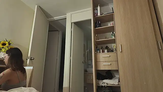 juanasnz99 online show from March 2025 05:21:02 AM