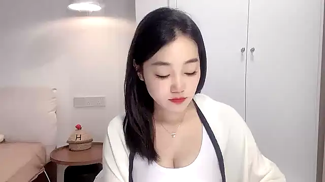 cloud8822 online show from April 2026 07:00:01 AM