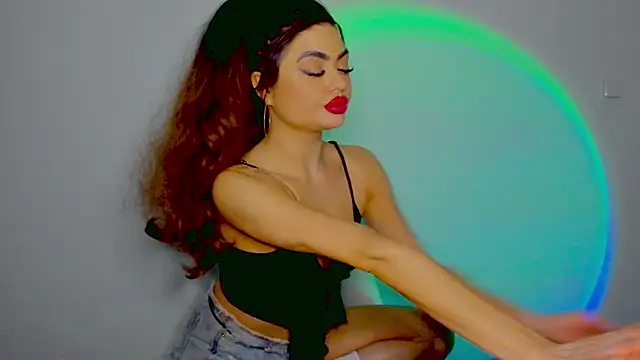 Snapshot of aishahottie chatting on December 2024 05:52:02 AM aishahottie online show from December 2024 05:52:02 AM