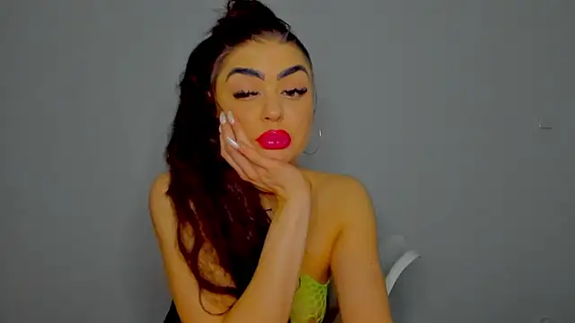 Snapshot of aishahottie chatting on January 2025 03:18:02 AM aishahottie online show from January 2025 03:18:02 AM