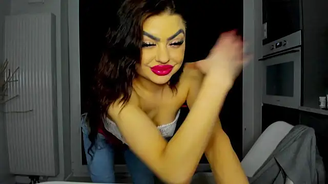 Snapshot of aishahottie chatting on February 2025 02:57:02 AM aishahottie online show from February 2025 02:57:02 AM