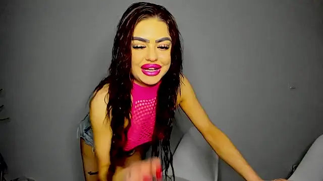 Snapshot of aishahottie chatting on February 2025 02:37:02 AM aishahottie online show from February 2025 02:37:02 AM