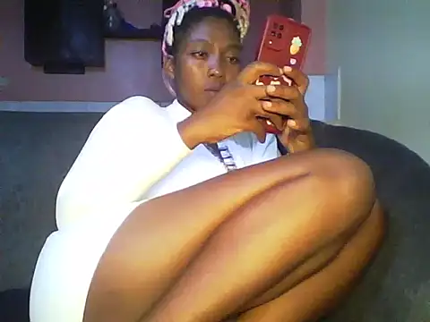 Snapshot of Sexxy_bre chatting on January 2025 11:48:02 PM Sexxy bre online show from January 2025 11:48:02 PM