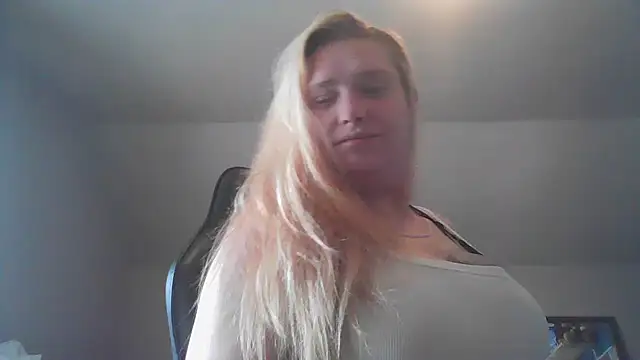 Lalalynn online show from May 2026 06:35:02 PM