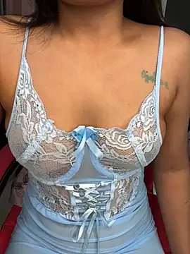 Snapshot of LeisyXO chatting on November 2025 07:14:02 PM LeisyXO online show from November 2025 07:14:02 PM