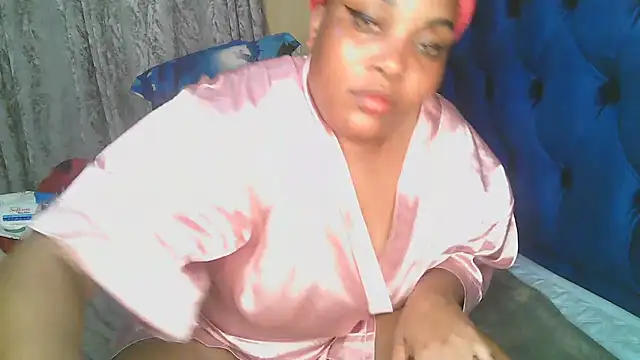 Snapshot of Queenshaz01 chatting on March 2026 12:04:01 AM Queenshaz01 online show from March 2026 12:04:01 AM