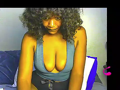 Snapshot of lilylovexx chatting on November 2025 06:30:02 AM lilylovexx online show from November 2025 06:30:02 AM