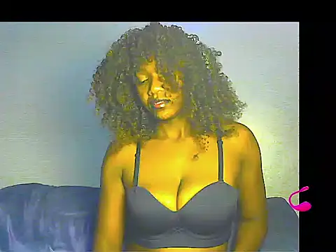 Snapshot of lilylovexx chatting on February 2026 06:52:01 AM lilylovexx online show from February 2026 06:52:01 AM