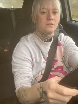 poussichienne online show from November 2025 12:02:02 PM