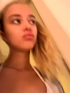 Snapshot of enjoy_my_beauty chatting on October 2025 05:17:02 AM enjoy my beauty online show from October 2025 05:17:02 AM