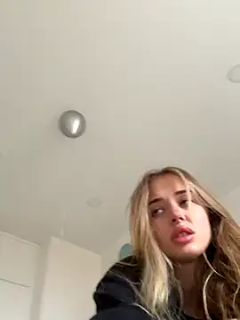 Snapshot of enjoy_my_beauty chatting on November 2025 09:00:02 AM enjoy my beauty online show from November 2025 09:00:02 AM