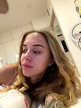 Snapshot of enjoy_my_beauty chatting on November 2025 06:12:02 AM enjoy my beauty online show from November 2025 06:12:02 AM