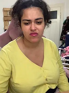 Curvydesifromgermany online show from November 2025 01:33:02 PM