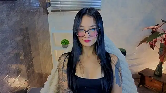 mariiana-diaz online show from May 2026 03:28:02 PM