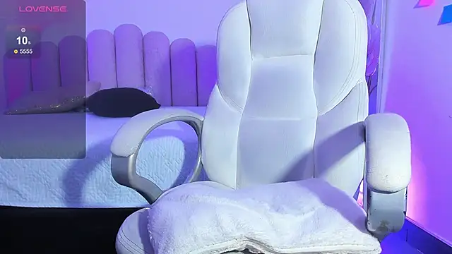 Snapshot of Haanna__ chatting on February 2025 10:43:02 PM Haanna online show from February 2025 10:43:02 PM